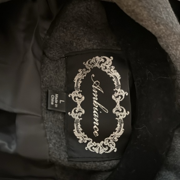 Gray coat - Picture 5 of 6